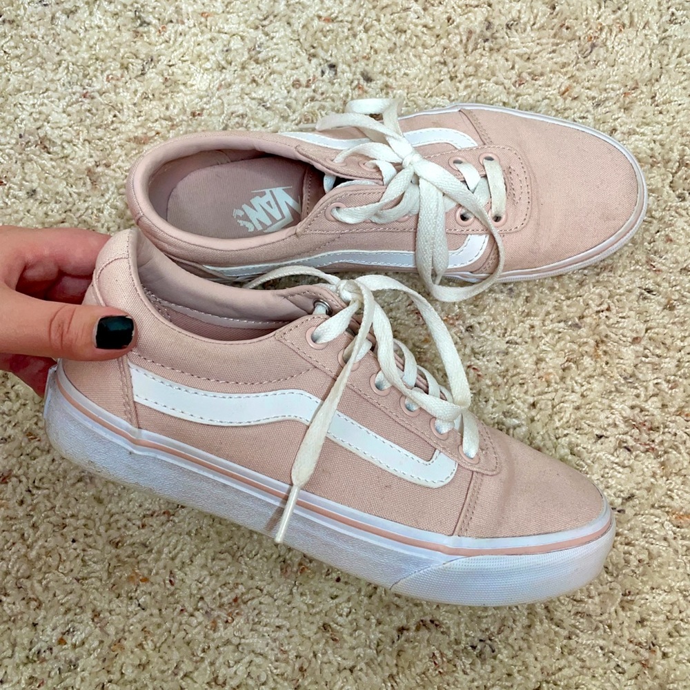 Light pink women’s Vans size 7